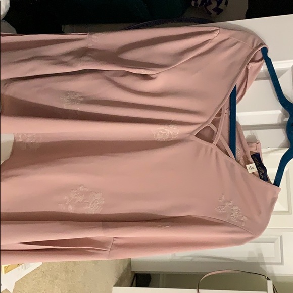Nice light pink francesca’s blouse never worn - Picture 1 of 4